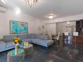 New Smyrni , Luxurious Flat.